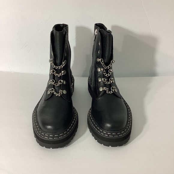 NW/BOX VINCE CAMUTO WOMAN 9.5M VC-POPINTA BLACK SOFT GOAT COMBAT ANKLE BOOTS - Picture 2 of 7